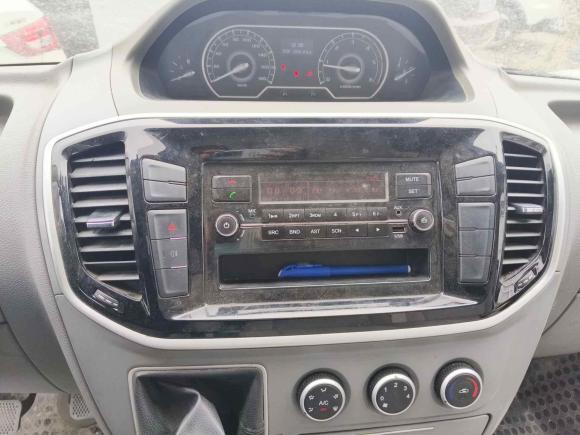 [合肥·皖A] 二手上汽大通MAXUS新途V802018款 2.5T 6挡手动厢式货车短轴中顶2/3座