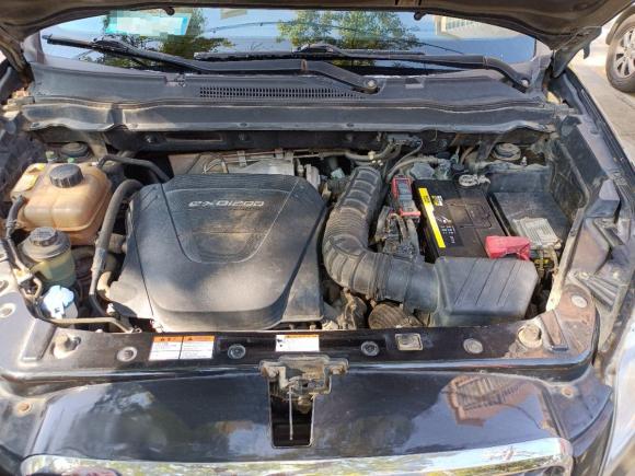 [武汉·鄂A] 二手双龙柯兰多2011款 2.0T 柴油两驱自动豪华导航版