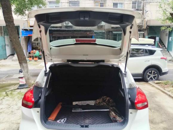 [南京·苏A] 二手福特福克斯2017款 两厢 1.6L 自动风尚型智行版