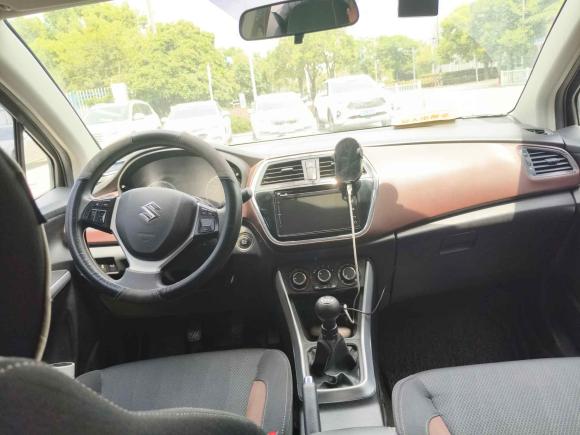 [上海·皖P] 二手铃木骁途2017款 1.6L 手动两驱都市时尚型