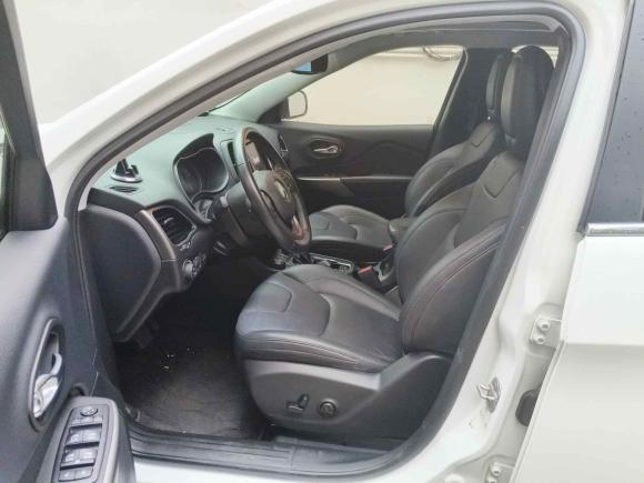 [深圳·粤B] 二手Jeep自由光2019款 2.0T 四驱探享版+自动驾驶智慧包 国VI