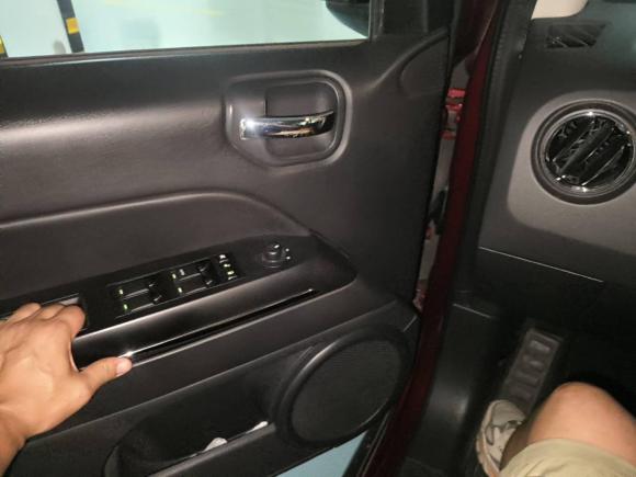 [上海·苏M] 二手Jeep指南者2013款 2.0L 两驱豪华版