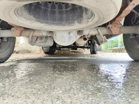 [上海·沪C] 二手依维柯依维柯得意2017款 2.5T A35客车5-7座47Z5