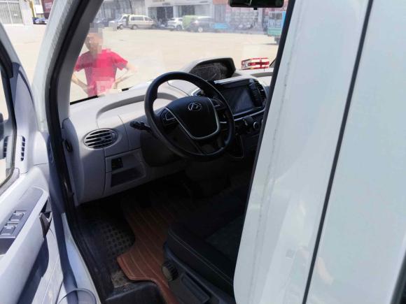 [南通·苏F] 二手上汽大通MAXUS新途V802021款 2.0T AMT经典傲运通短轴中顶5/6座