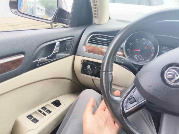 [苏州·苏E] 二手斯柯达速派2013款 1.4TSI DSG名仕版