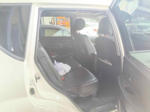 [上海·沪A] 二手双龙雷斯特W2014款 2.0T 四驱豪华导航版7座