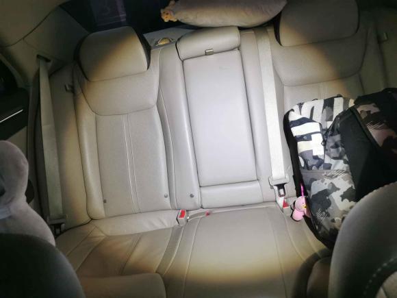 [广州·粤L] 二手克莱斯勒克莱斯勒300C2014款 3.0L 卓越版