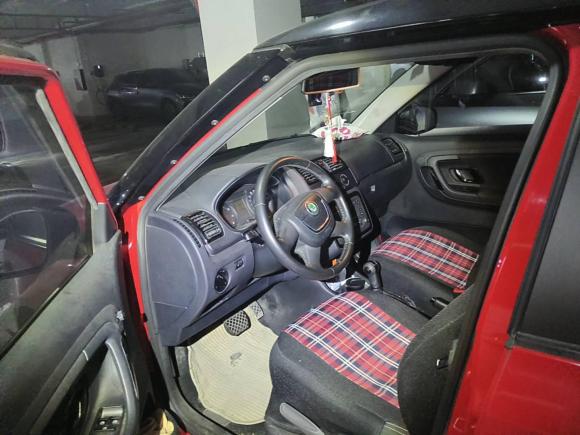 [上海·沪C] 二手斯柯达晶锐2012款 1.6L 自动酷黑版