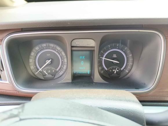 [无锡·苏B] 二手别克别克GL82017款 25S 尊贵型 国V