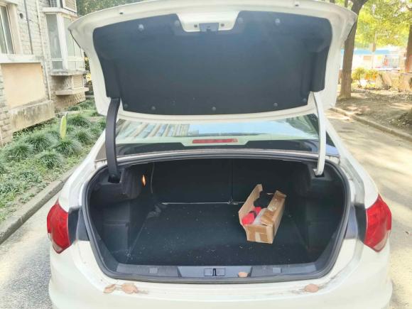 [上海·沪C] 二手雪铁龙雪铁龙C4L2013款 1.6L 手动劲享版