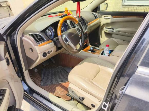 [广州·粤Y] 二手克莱斯勒克莱斯勒300C2013款 3.6L 尊适版