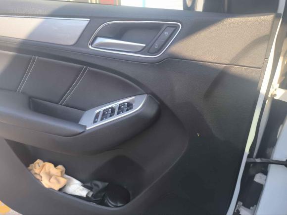 [青岛·鲁B] 二手荣威荣威RX52016款 20T 两驱自动互联网智享版