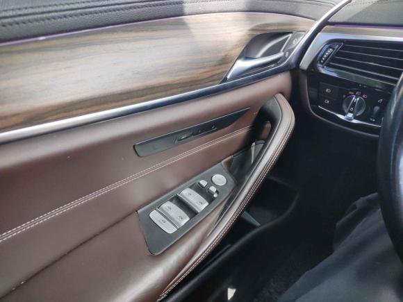 [武汉·鄂A] 二手宝马宝马5系2018款 改款 530Li 领先型 豪华套装