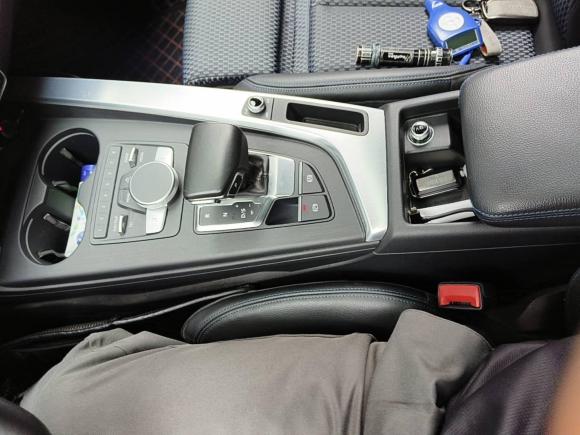 [成都·川F] 二手奥迪奥迪A4L2018款 30周年年型 45 TFSI quattro 运动型