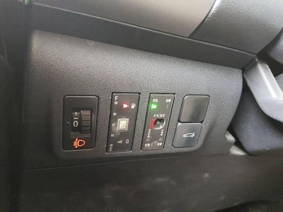 [西安·陕A] 二手雪铁龙爱丽舍2014款 1.6L 手动时尚型CNG