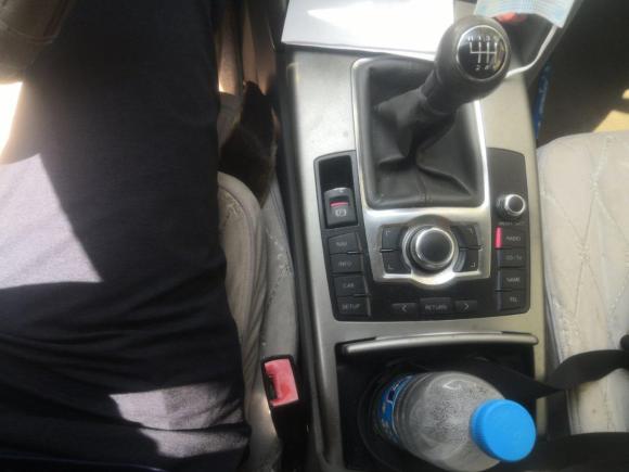 [上海·沪F] 二手奥迪奥迪A6L2005款 2.0T 手动标准型