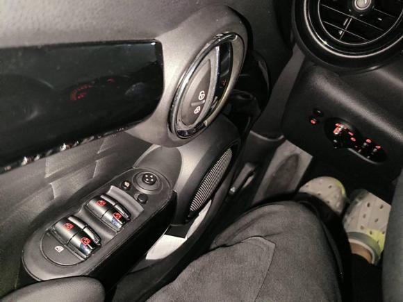 [深圳·粤B] 二手MINIMINI2018款 1.5T COOPER 经典派 五门版