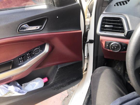 [杭州·赣E] 二手福特福睿斯2015款 1.5L 手动舒适型