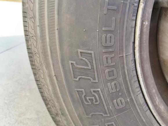 [上海·沪M] 二手依维柯依维柯褒迪2017款 2.5T尊享A37客车高顶6-7座47Z5