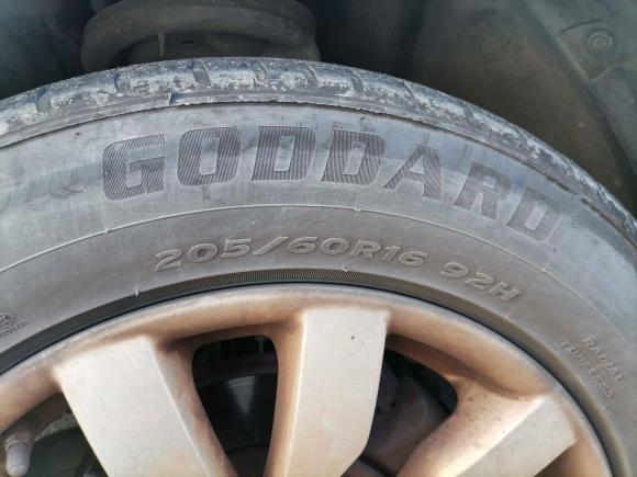 [上海·沪D] 二手起亚佳乐2011款 2.0L 7座自动舒适版