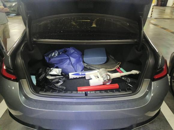 [上海·沪A] 二手宝马宝马i32023款 eDrive 40 L 曜夜运动套装