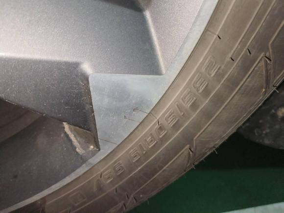 [杭州·浙A] 二手奥迪奥迪Q32022款 35 TFSI 时尚动感型