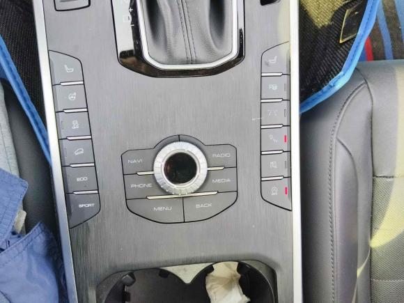 [上海·赣F] 二手魏牌魏牌 VV52017款 2.0T 旗舰型