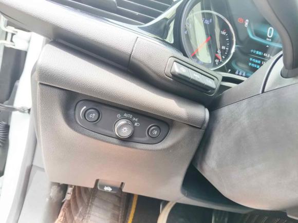 [上海·苏U] 二手别克君威2017款 28T 尊享型