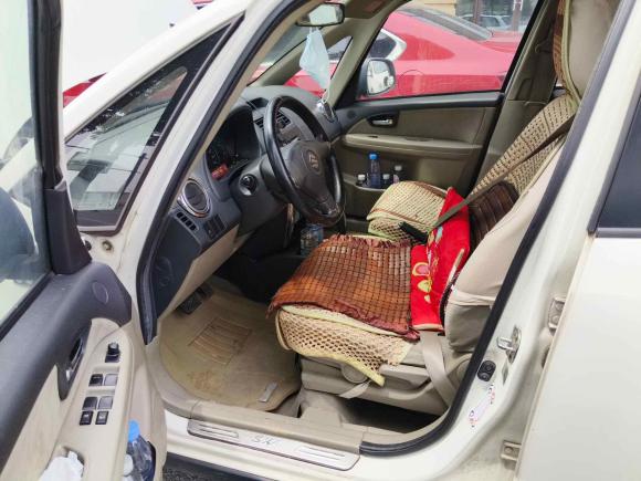 [金华·浙G] 二手铃木天语 SX42011款 两厢 1.6L 自动灵动型