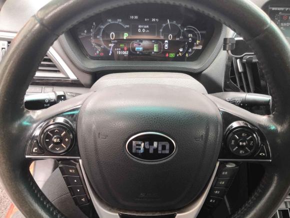 [无锡·沪A] 二手比亚迪秦新能源2015款 1.5T 双冠旗舰版