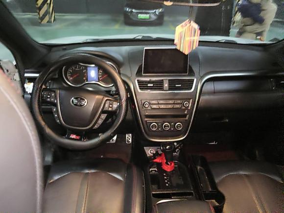 [杭州·浙A] 二手奔腾奔腾X802017款 1.8T 自动运动型