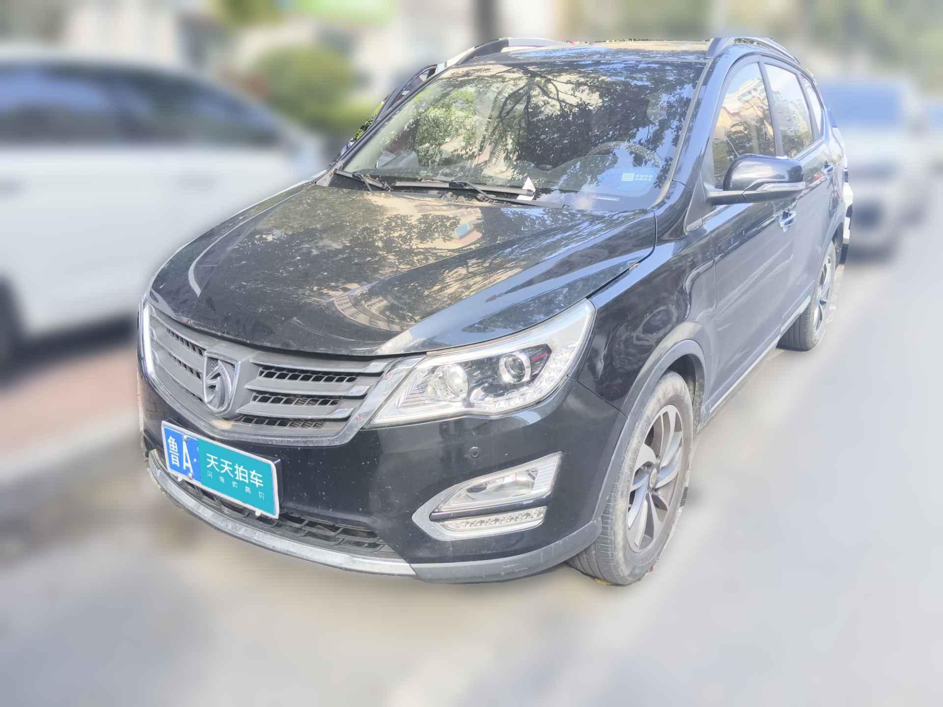 [济南·鲁A] 宝骏宝骏5602015款 1.8L 手动豪华型