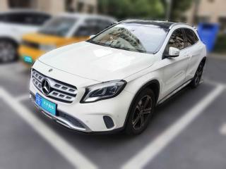 奔驰奔驰GLA2018款 GLA 200 时尚型