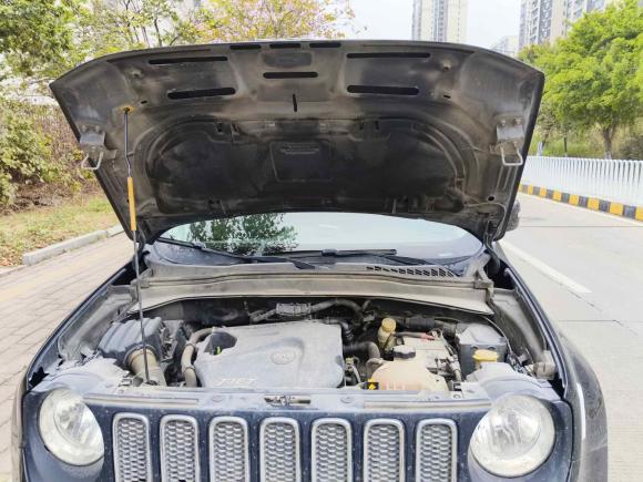 [佛山·粤H] 二手Jeep自由侠2017款 180T 手动动能版