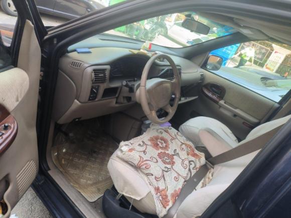 [上海·沪G] 二手别克别克GL82005款 2.5L CT2 舒适型