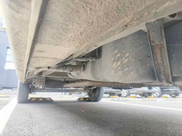 [上海·沪K] 二手上汽大通MAXUS新途V802021款 2.0T 手动经典城配王长轴中顶3座