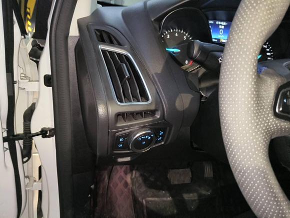 [温州·鲁B] 二手福特福克斯2018款 两厢经典 EcoBoost 180 自动运动型