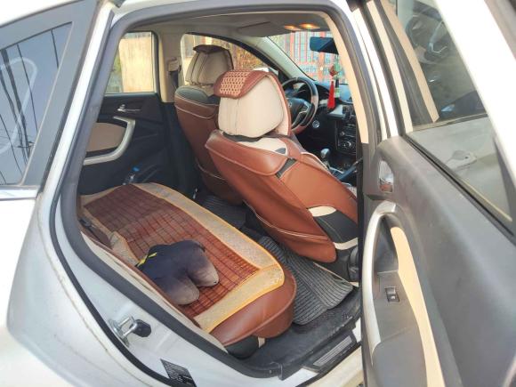 [上海·鲁R] 二手长安悦翔V72016款 1.6L 手动乐享型 国V