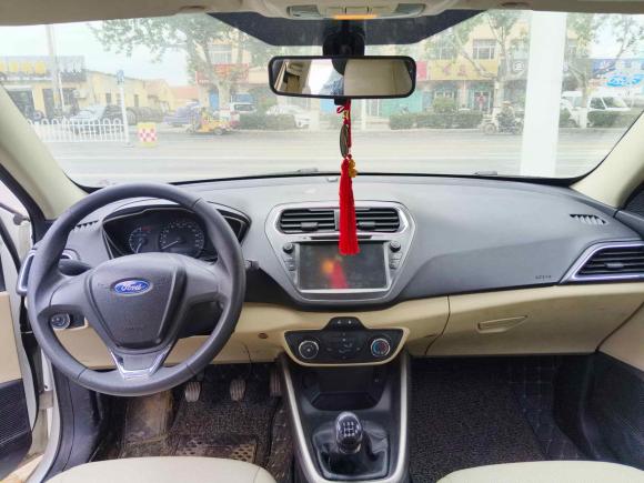 [青岛·鲁B] 二手福特福睿斯2017款 改款 1.5L 手动舒适型