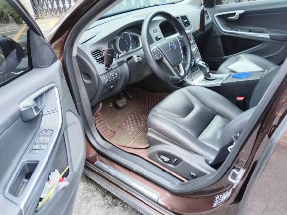 [南京·苏A] 二手沃尔沃沃尔沃S602017款 S60L T4 智远版