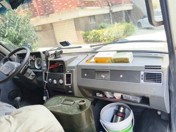 [杭州·浙A] 二手依维柯依维柯得意2014款 2.5T-A35 NJ6484ACM47Z4