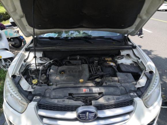 [南京·苏A] 二手奔腾奔腾X802013款 2.0L 自动豪华型