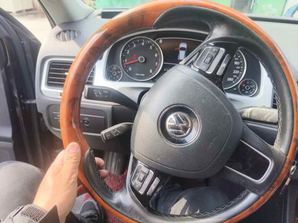 [上海·沪G] 二手大众途锐2011款 3.0TSI 舒适型