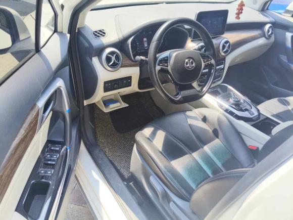 [常州·苏D] 二手北京汽车北京EU52018款 R500 智风版