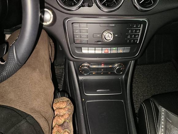 [杭州·浙A] 二手奔驰奔驰GLA2018款 GLA 200 时尚型