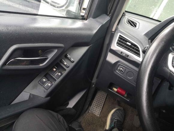 [成都·川A] 二手猎豹汽车猎豹Q62015款 2.4L 手动四驱卓越型