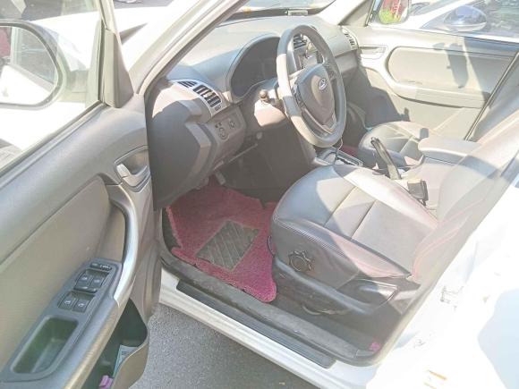 [济南·鲁A] 二手奇瑞瑞虎32014款 1.6L CVT智尚版