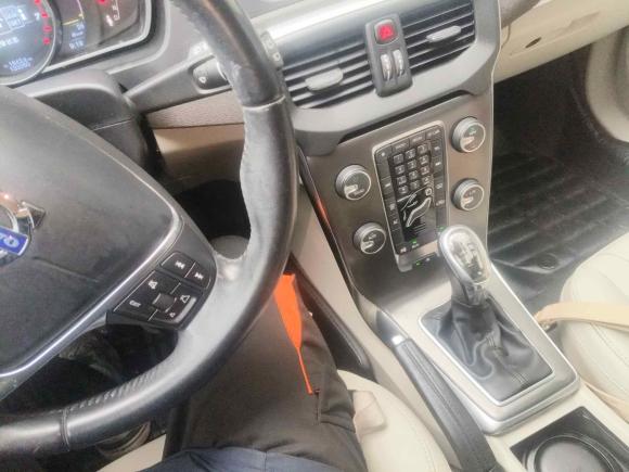 [宁波·浙B] 二手沃尔沃沃尔沃V402013款 2.0T 智雅版