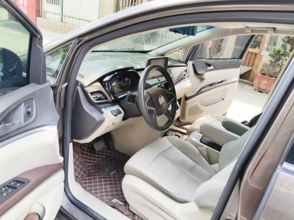 [成都·川A] 二手别克别克GL82020款 陆上公务舱 652T 舒适型