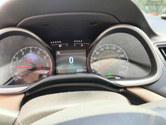 [成都·川A] 二手雪佛兰科鲁泽2022款 320 自动悦享版